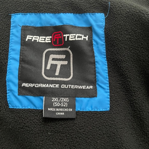 Free Tech Warm winter jacket - Picture 2 of 3